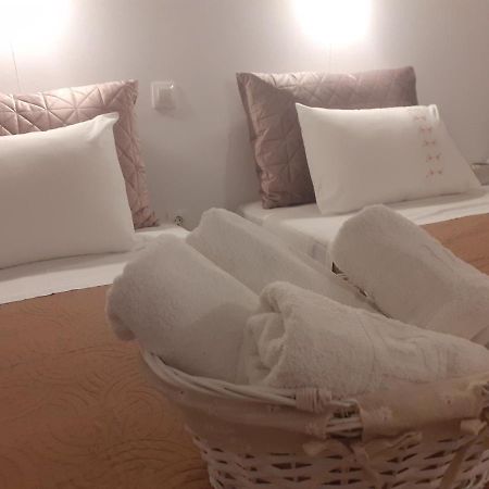 Marili Downstairs Apartments 로다 외부 사진