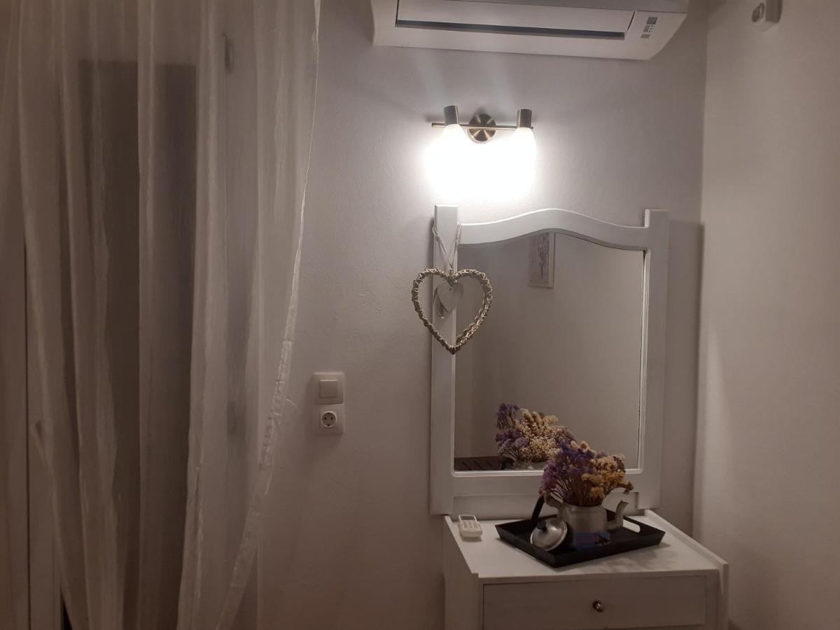 Marili Downstairs Apartments 로다 외부 사진