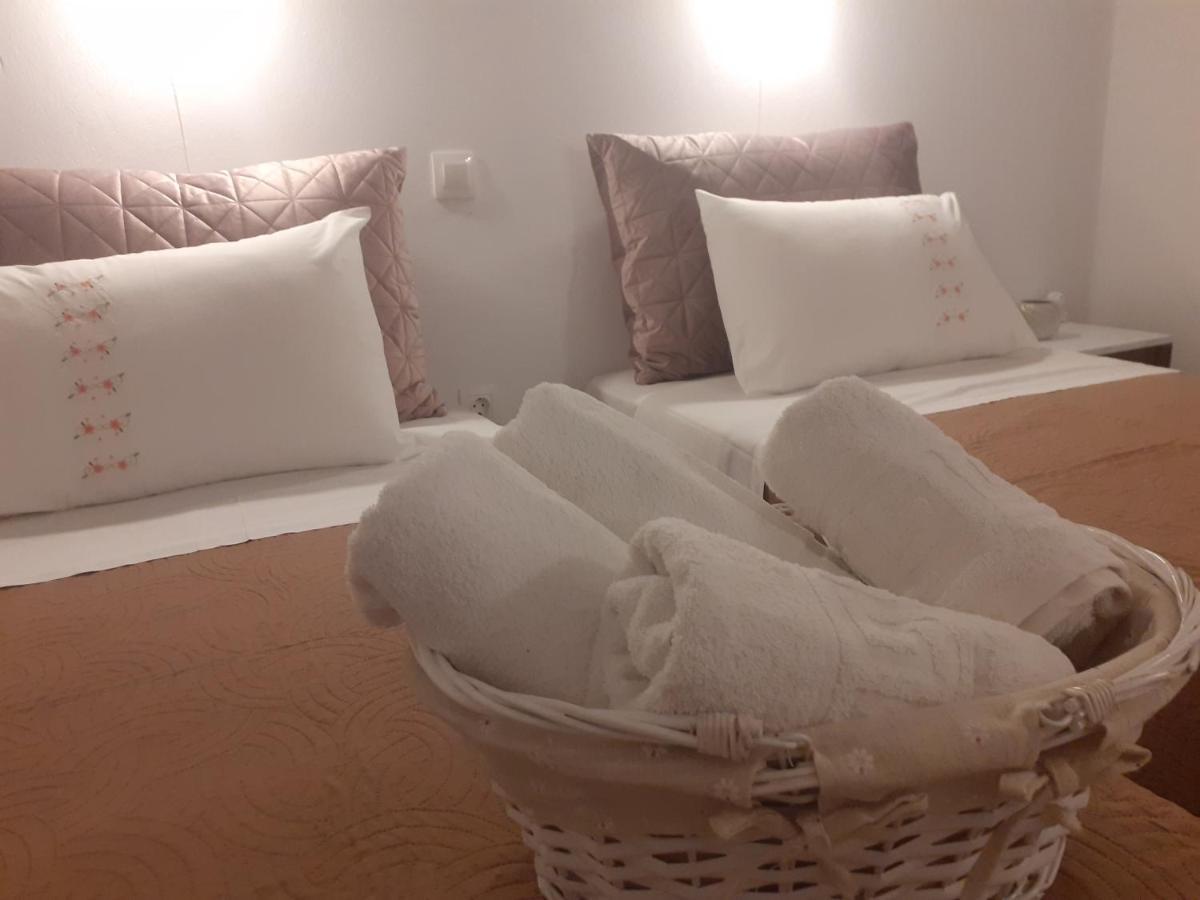 Marili Downstairs Apartments 로다 외부 사진