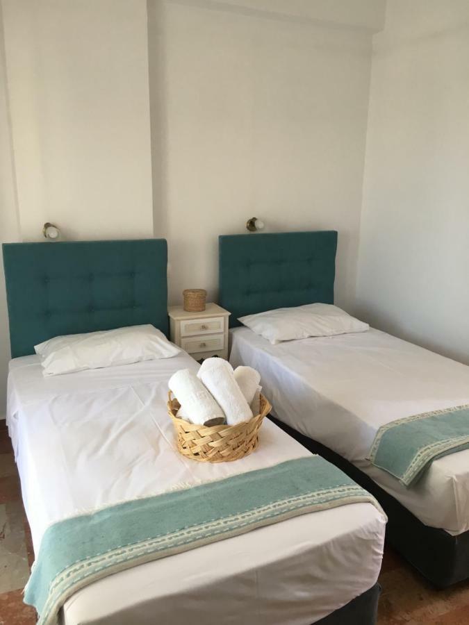 Marili Downstairs Apartments 로다 외부 사진