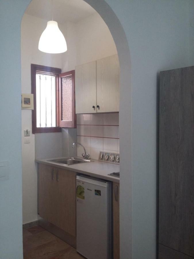 Marili Downstairs Apartments 로다 외부 사진
